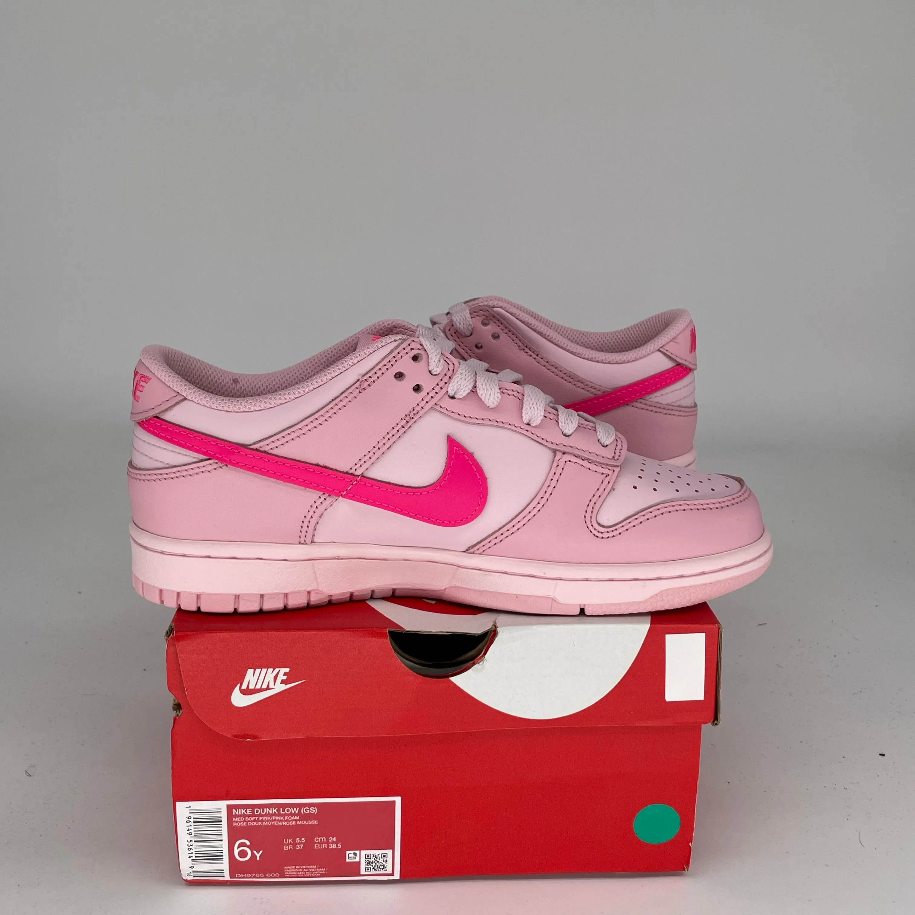 NIKE DUNK LOW TRIPLE PINK SIZE 6Y DH9765-600