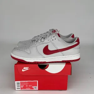 NIKE DUNK LOW VAST GREY VARSITY RED SIZE 8.5 FJ80832-011