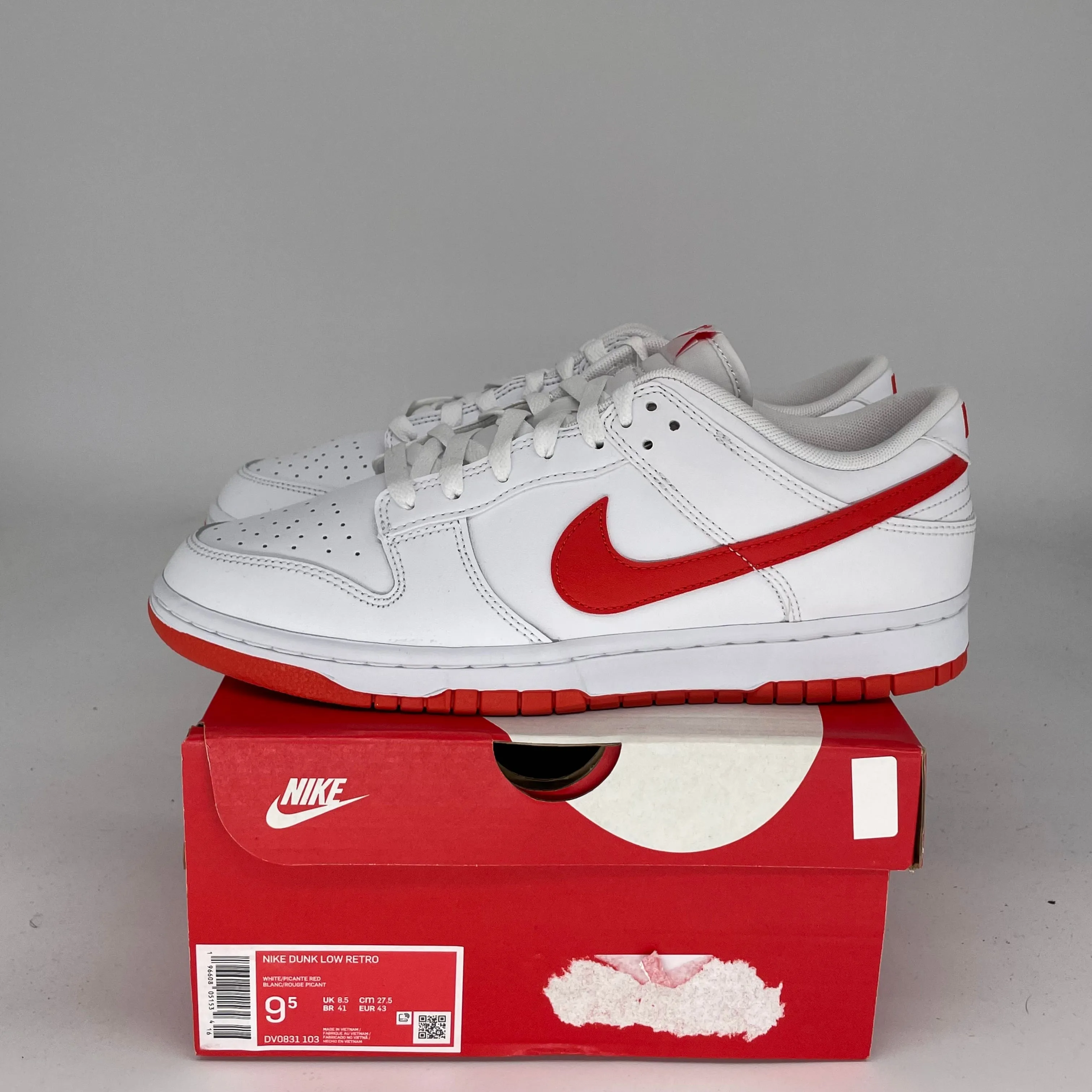 NIKE DUNK LOW WHITE PICANTE RED SIZE 9.5 DV0831-103