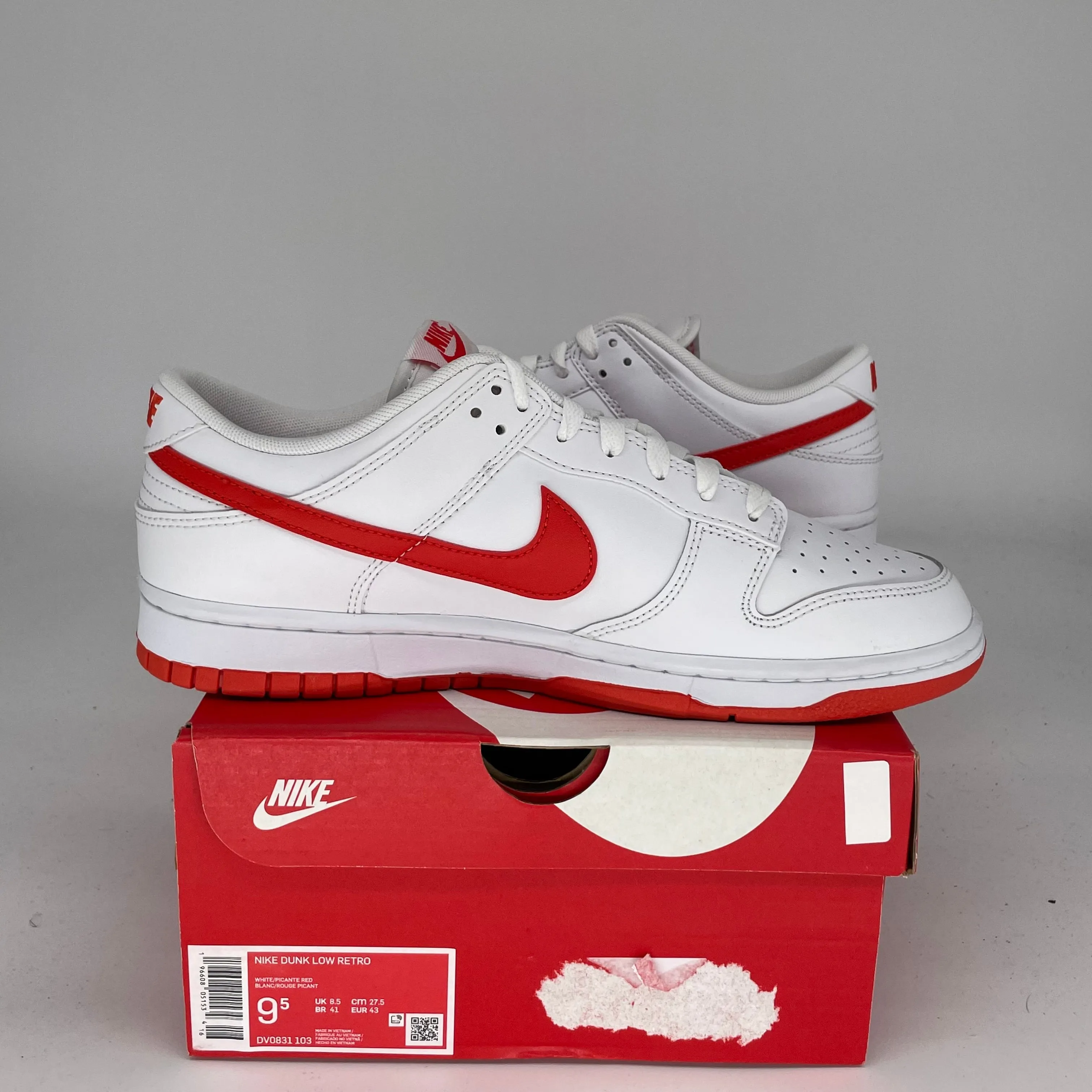 NIKE DUNK LOW WHITE PICANTE RED SIZE 9.5 DV0831-103