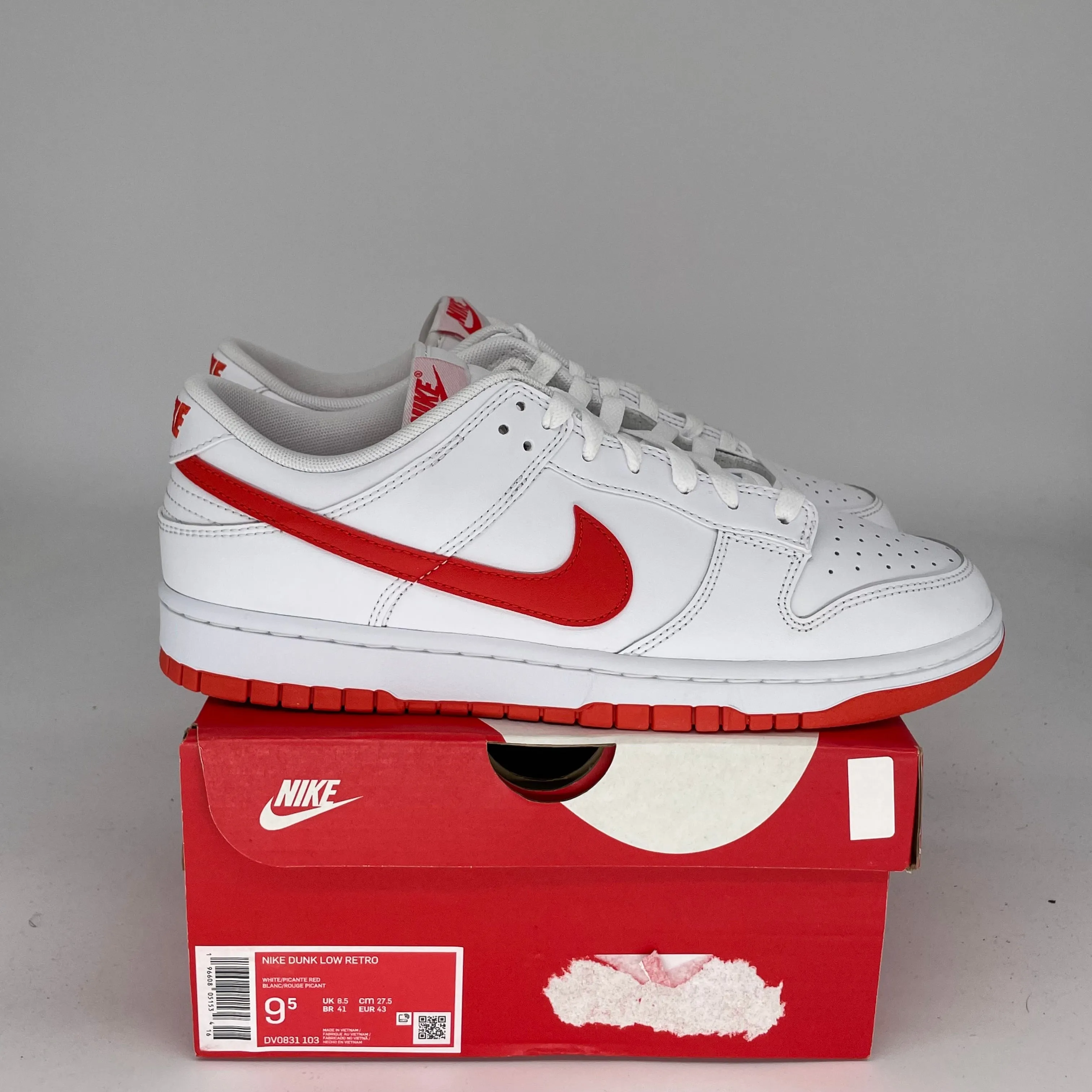 NIKE DUNK LOW WHITE PICANTE RED SIZE 9.5 DV0831-103