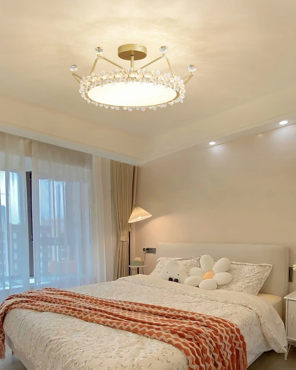Petal Crown Ceiling Lamp