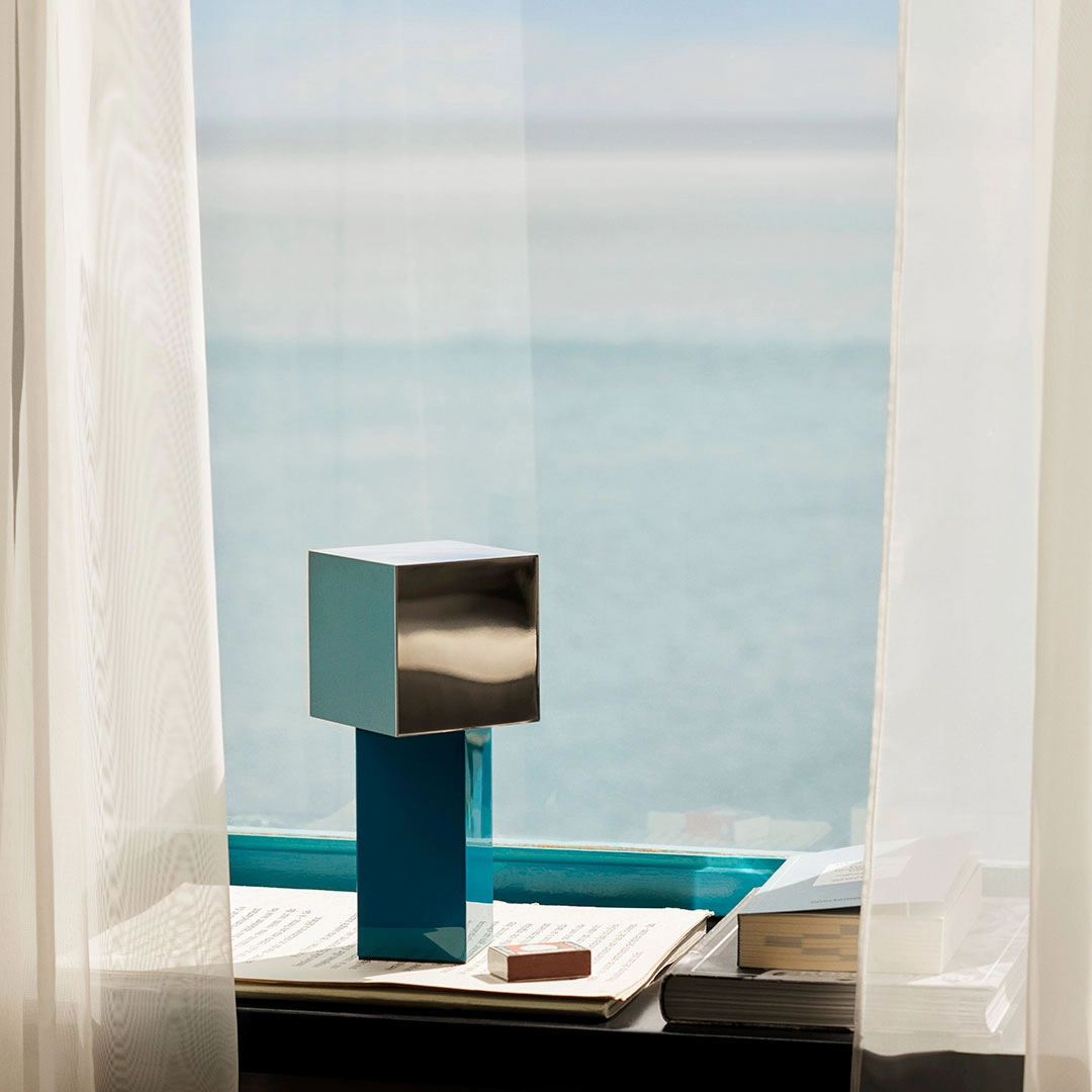 Pivot ATD7 Portable Table Lamp