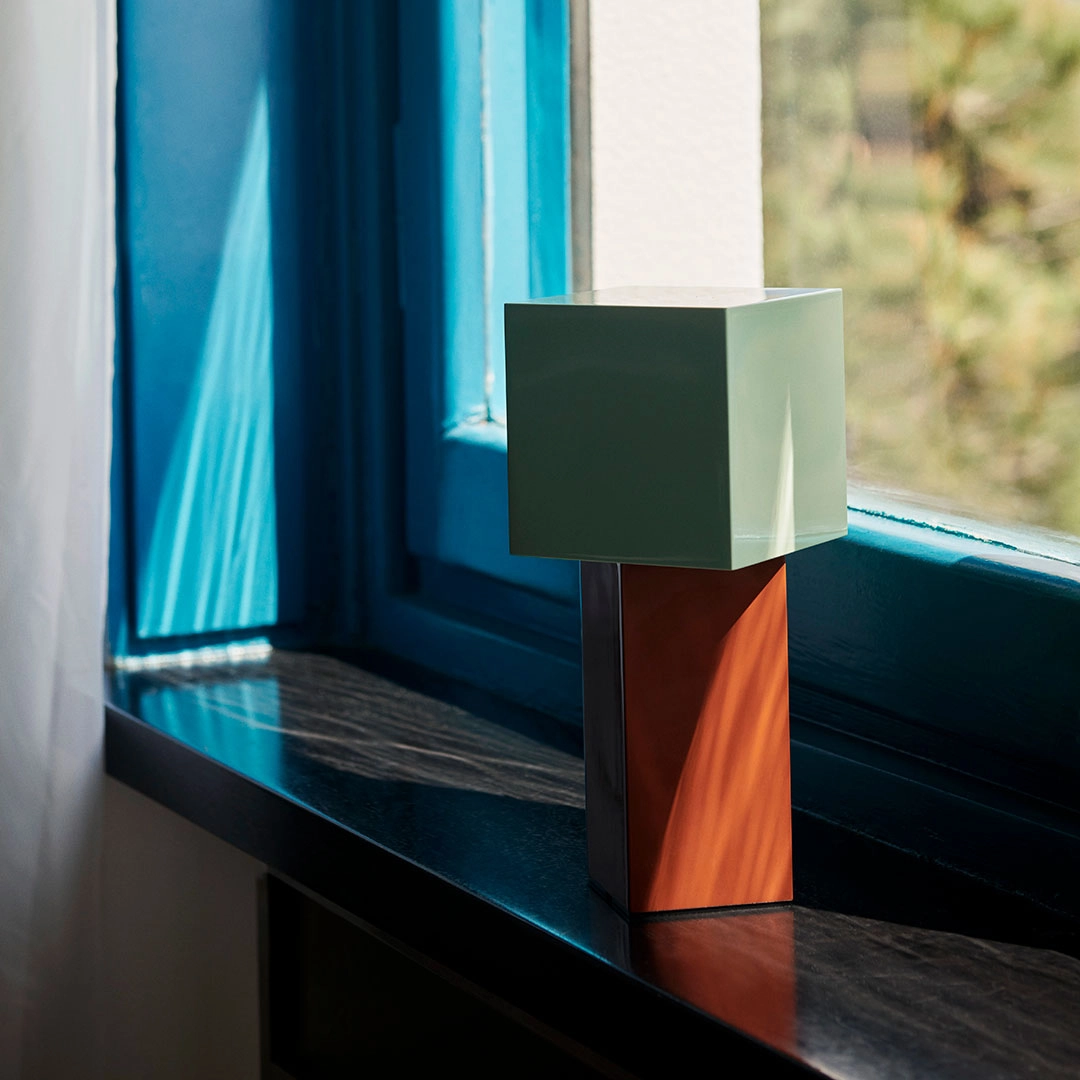 Pivot ATD7 Portable Table Lamp
