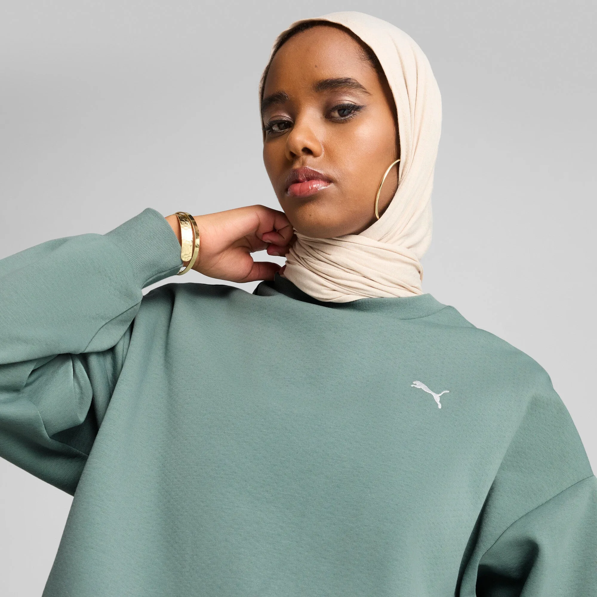 PUMA Women's Wardrobe Essentials Oversized Crew Sweatshirt