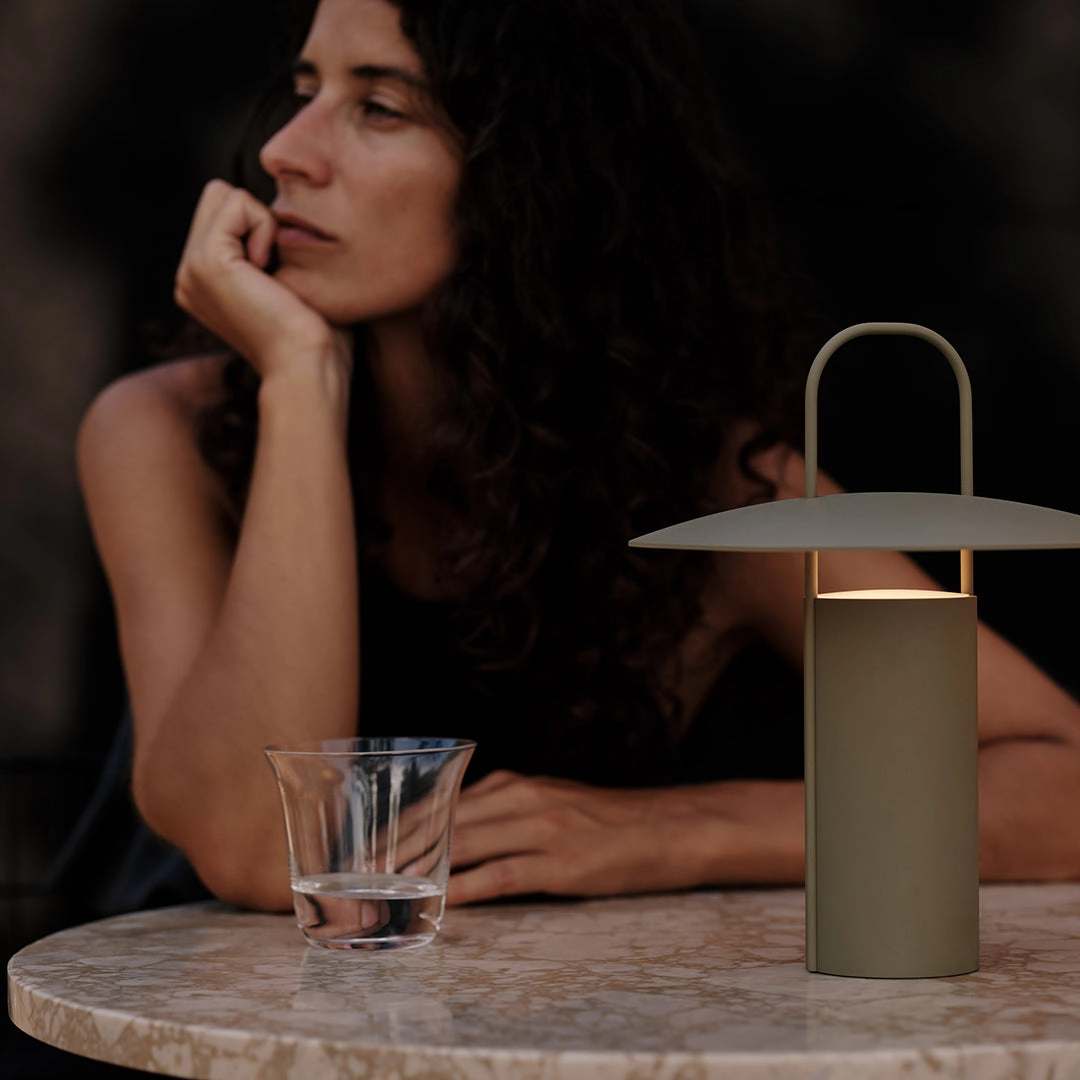 Ray Portable Table Lamp