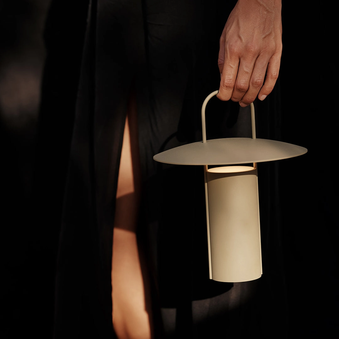 Ray Portable Table Lamp