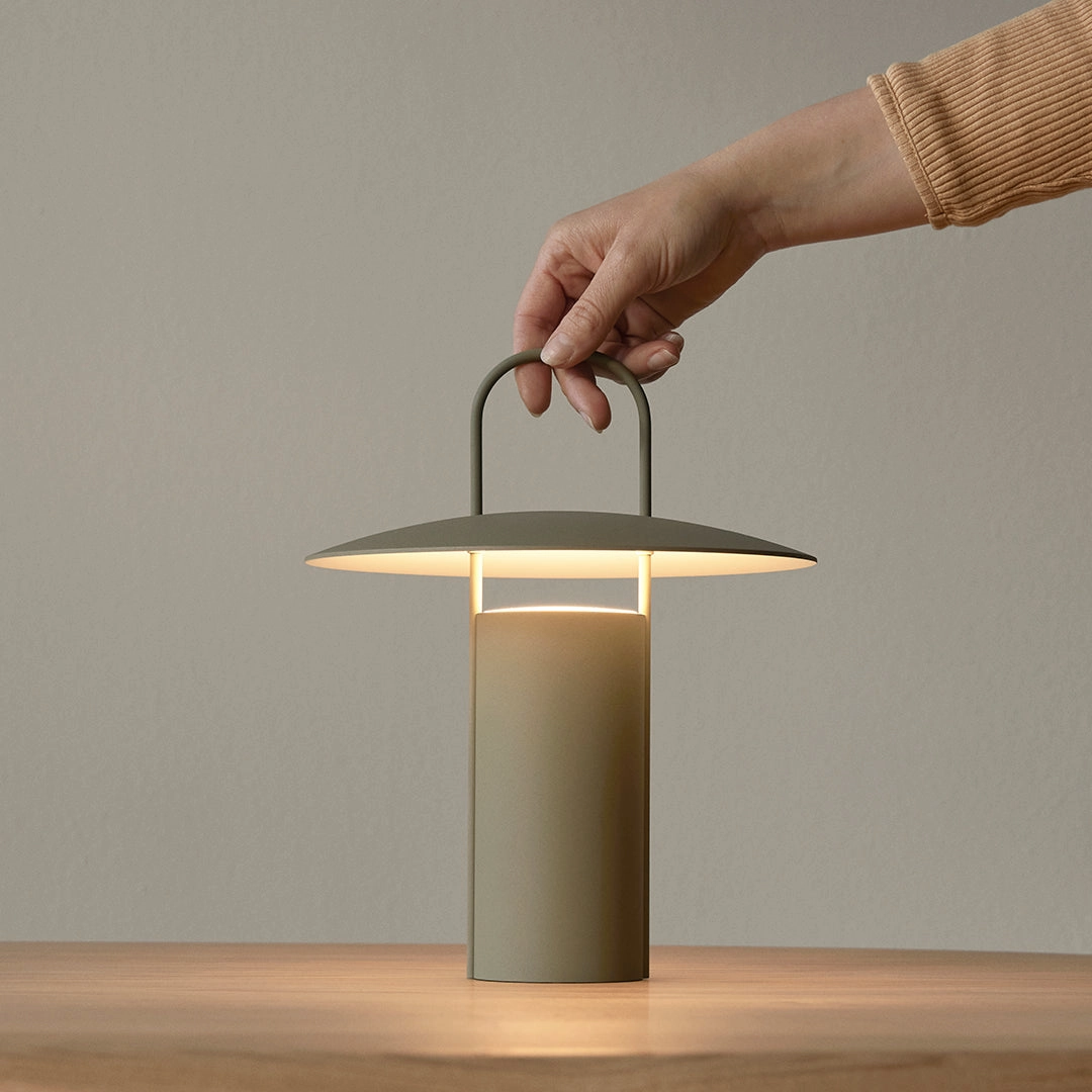 Ray Portable Table Lamp