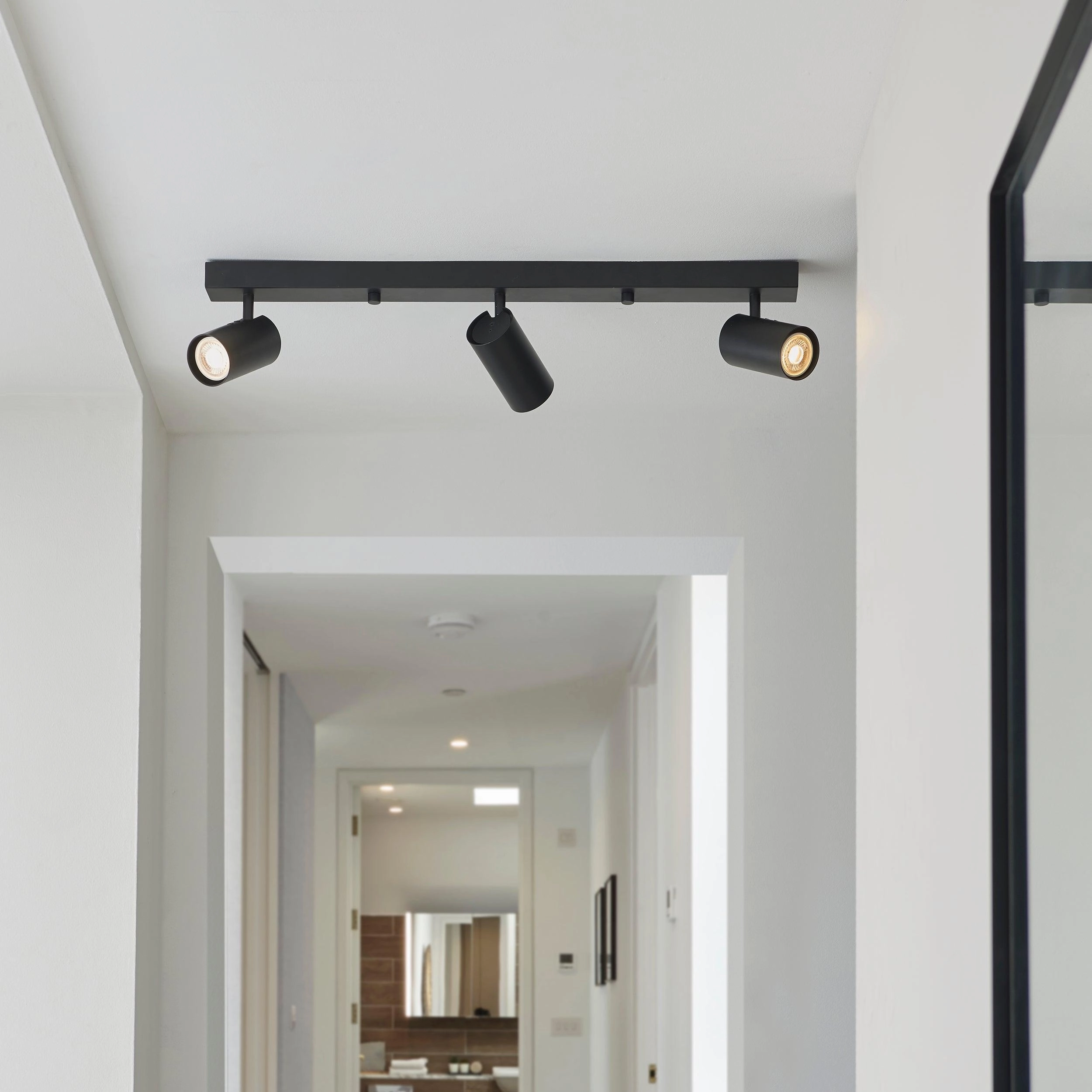 Rez 3 Light Black Modern Adjustable Plate Spot Light