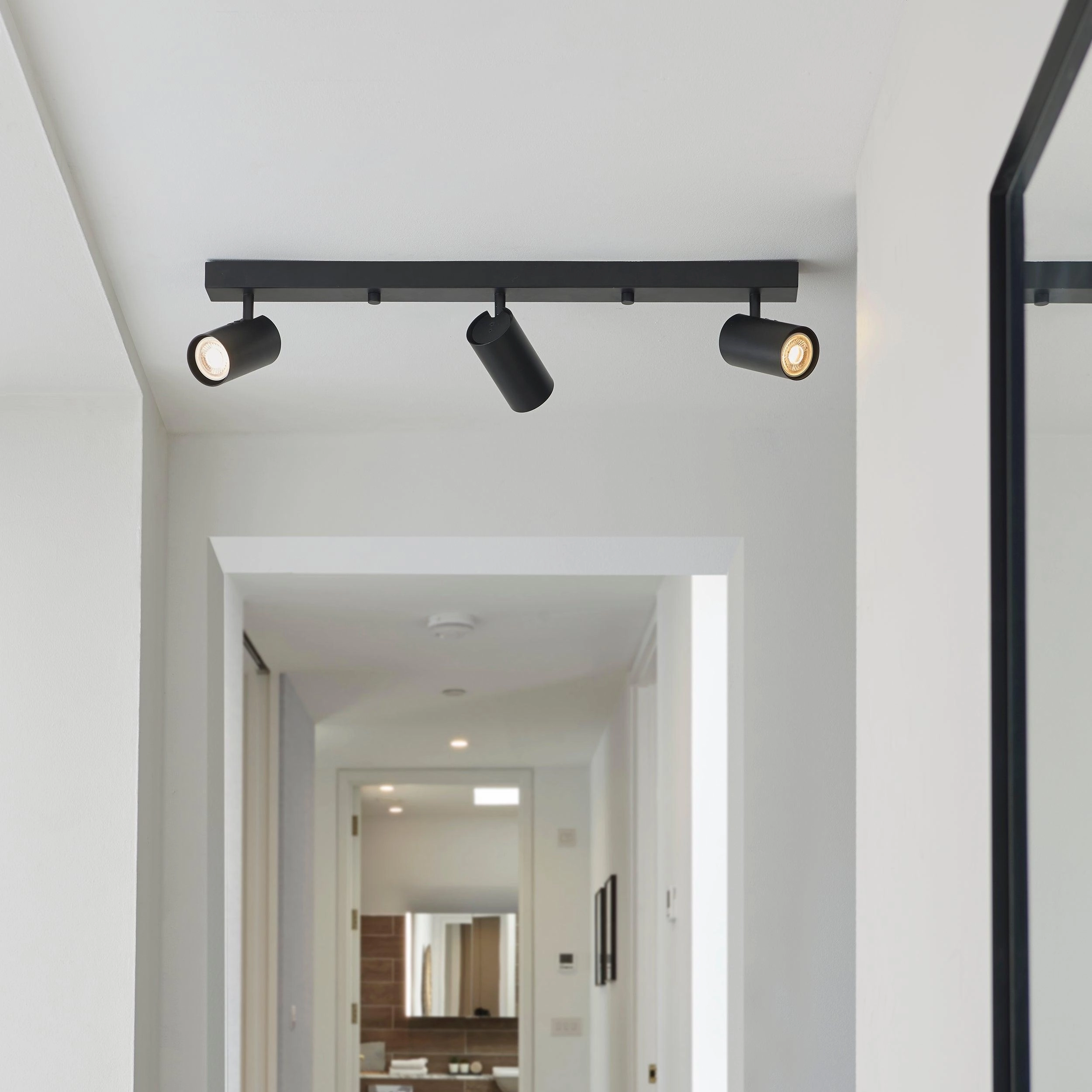 Rez 3 Light Black Modern Adjustable Plate Spot Light
