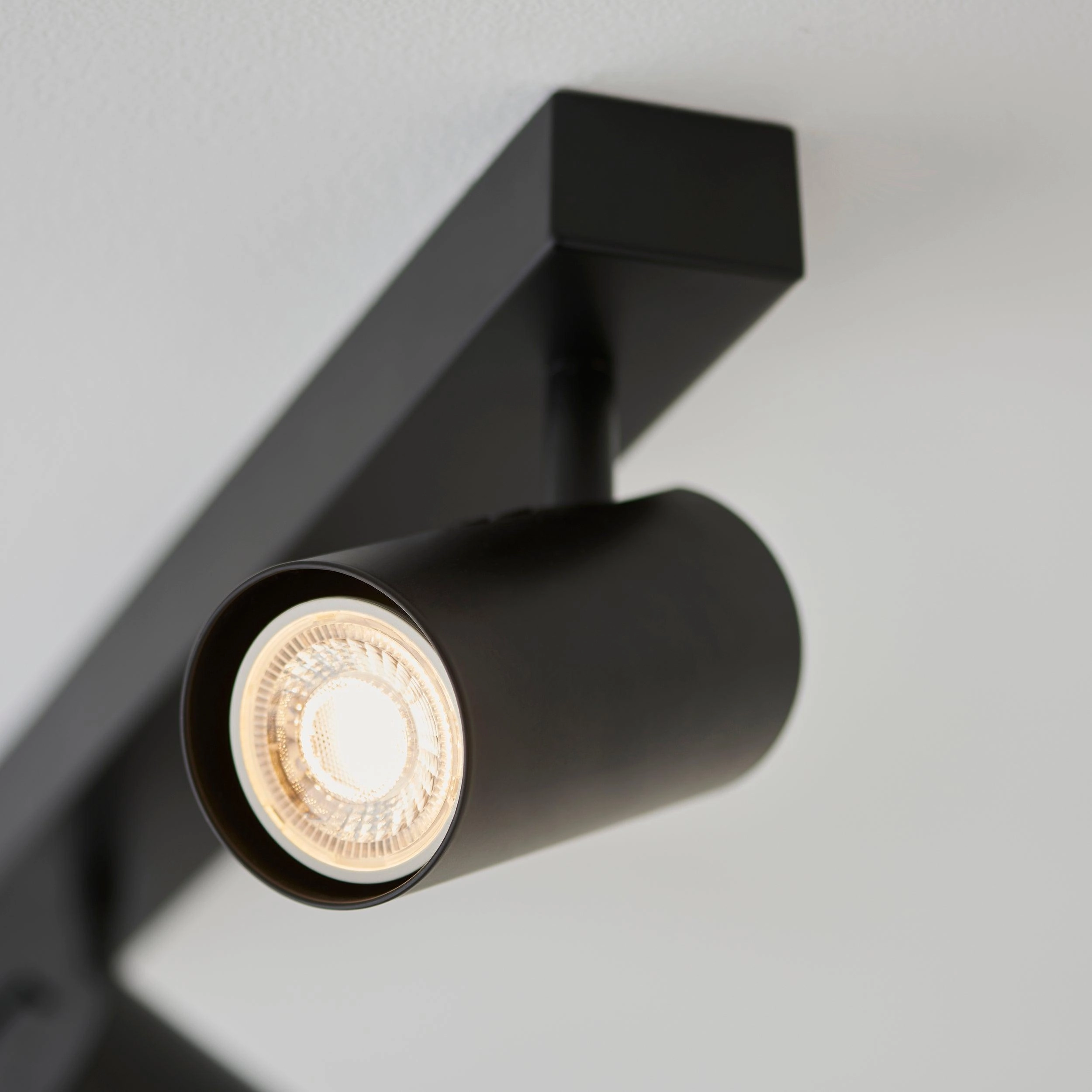 Rez 3 Light Black Modern Adjustable Plate Spot Light