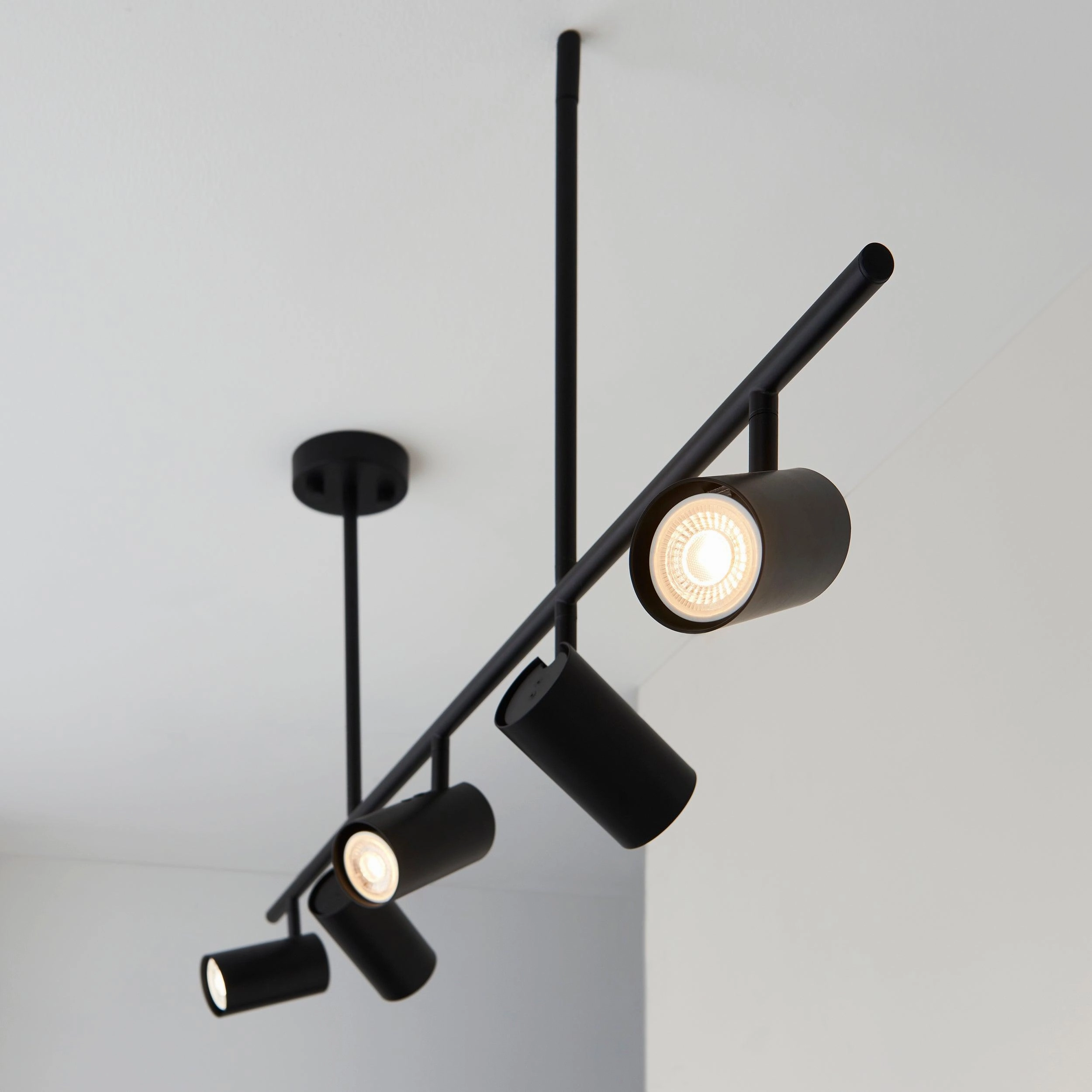 Rez 5 Light Black Modern Bar Spot Light