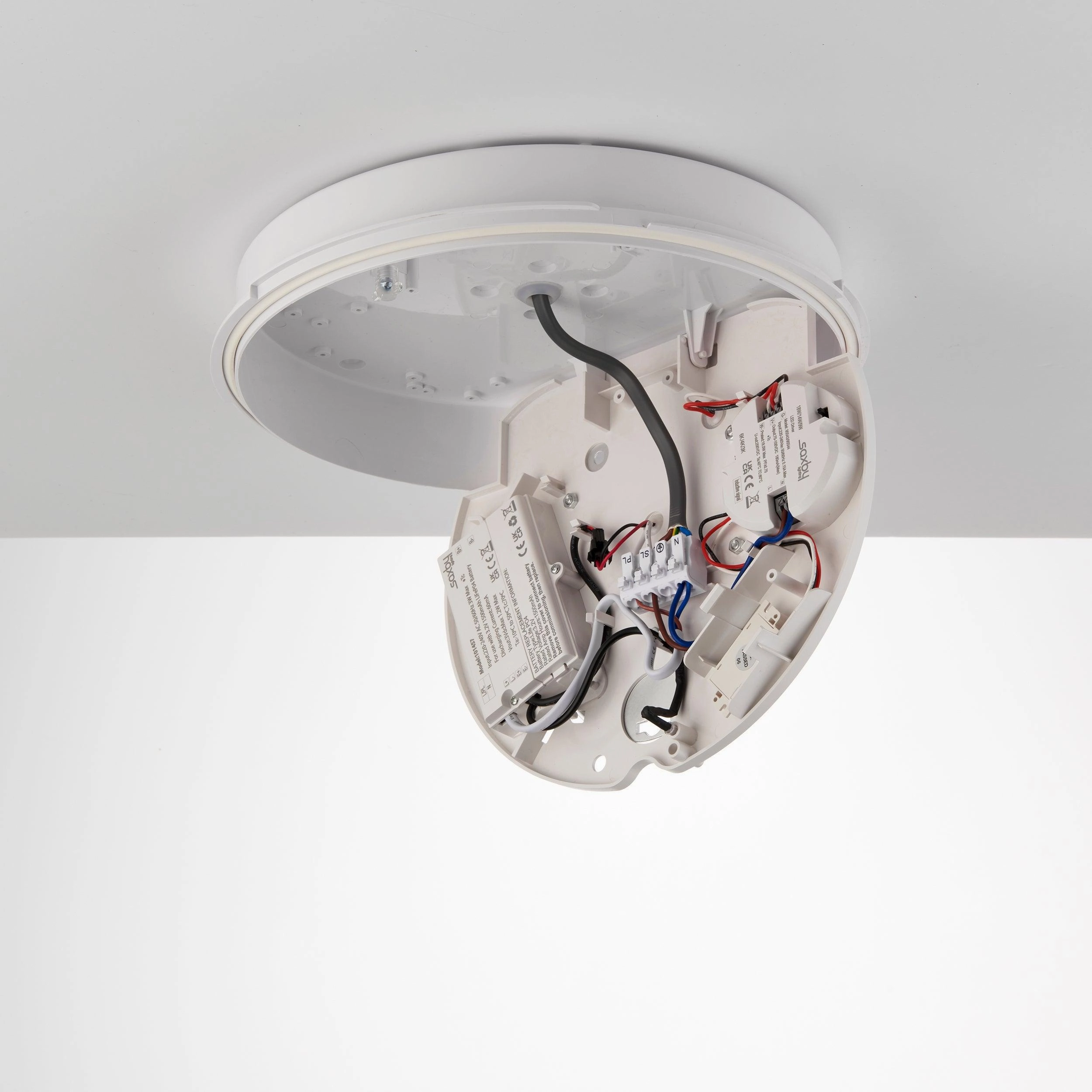 Saxby Hero corridor Emergency IP65 18W