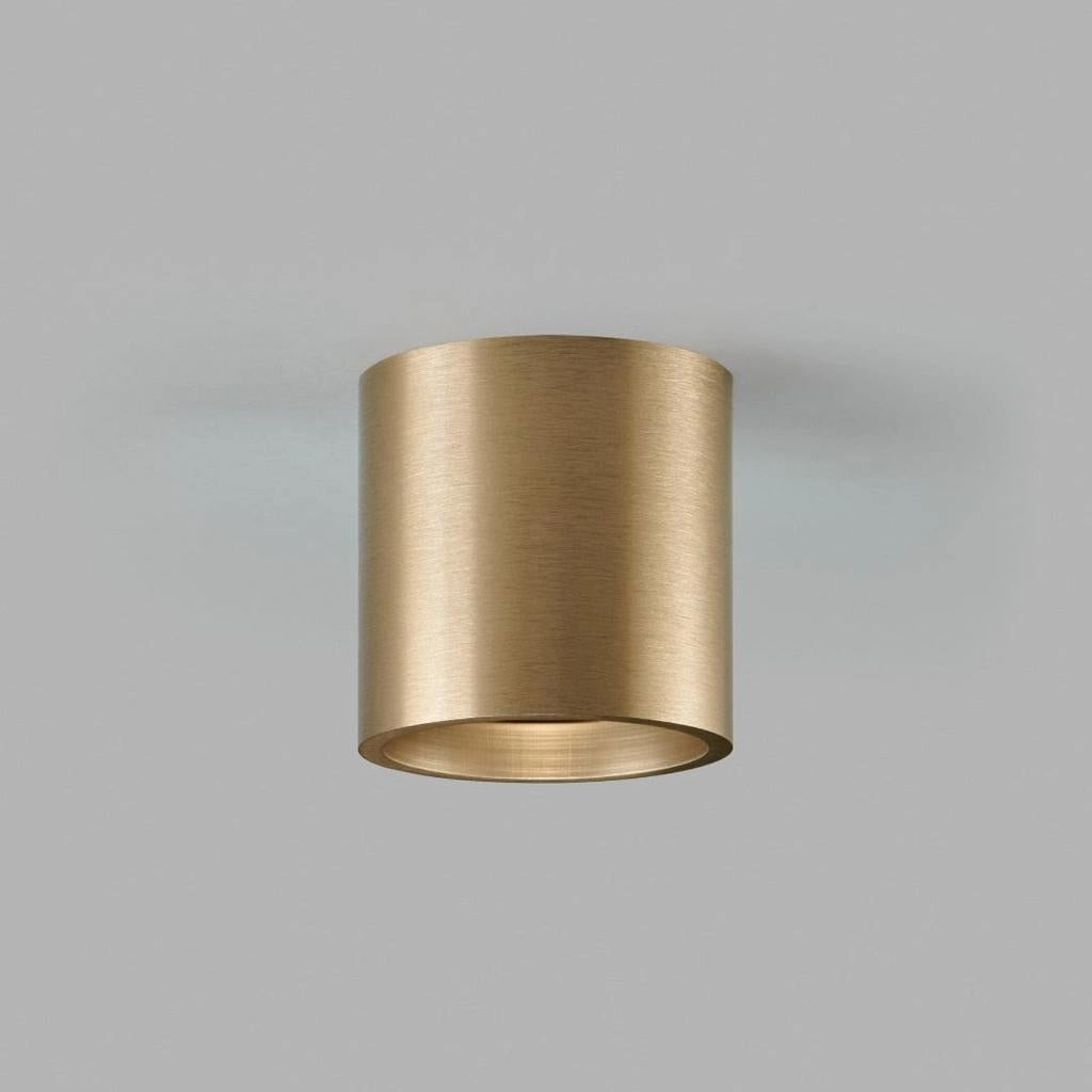 Solo 1 Round Loftlampe Messing ? 2700K - LIGHT-POINT tall arc lamp for living room
