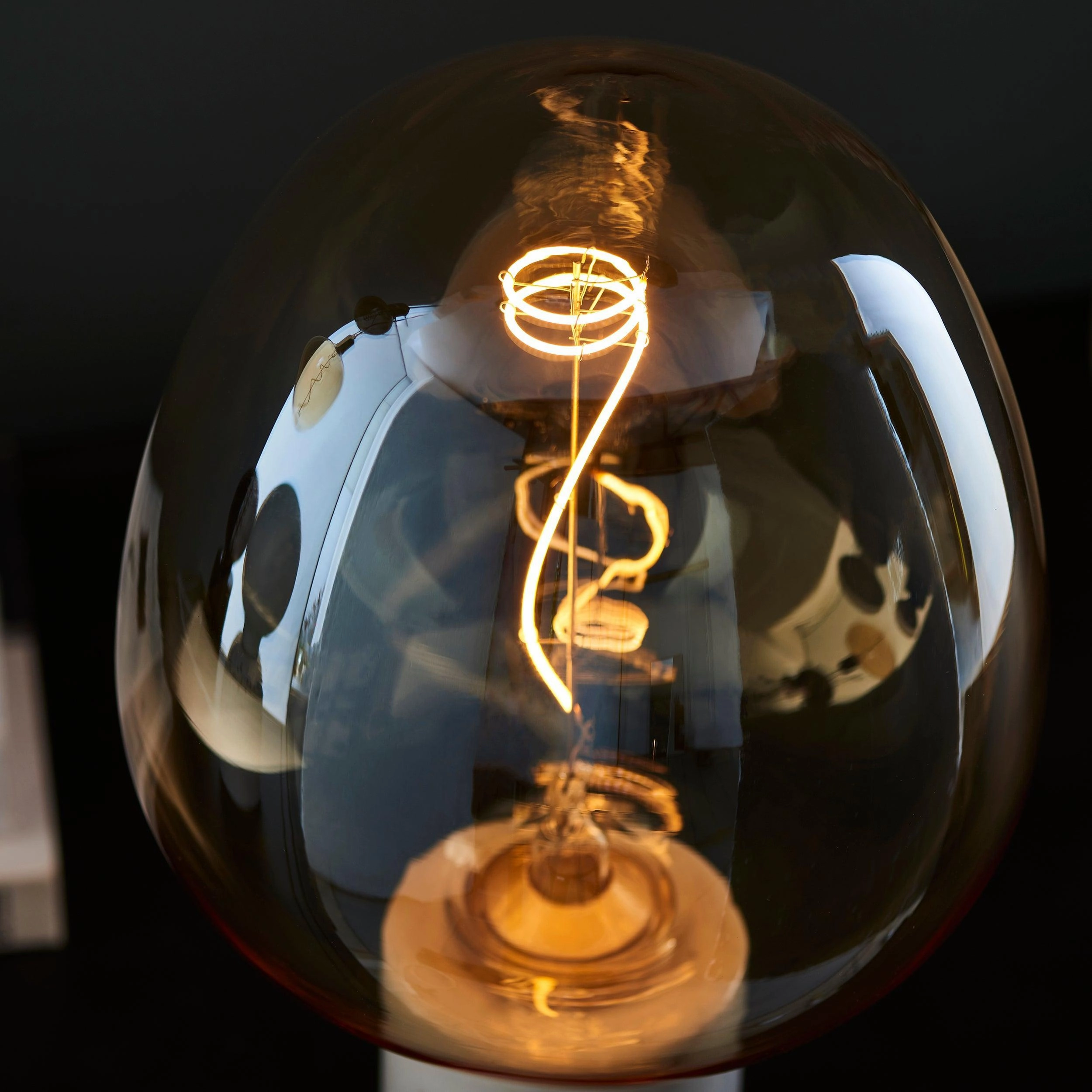 Swirl E27 Tinted Amber Decorative Filament 4W LED Light Bulb
