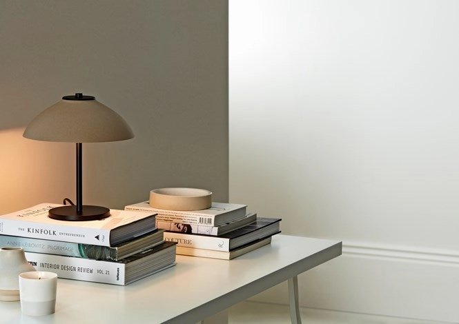 VALI BORDLAMPE SORT/SAND