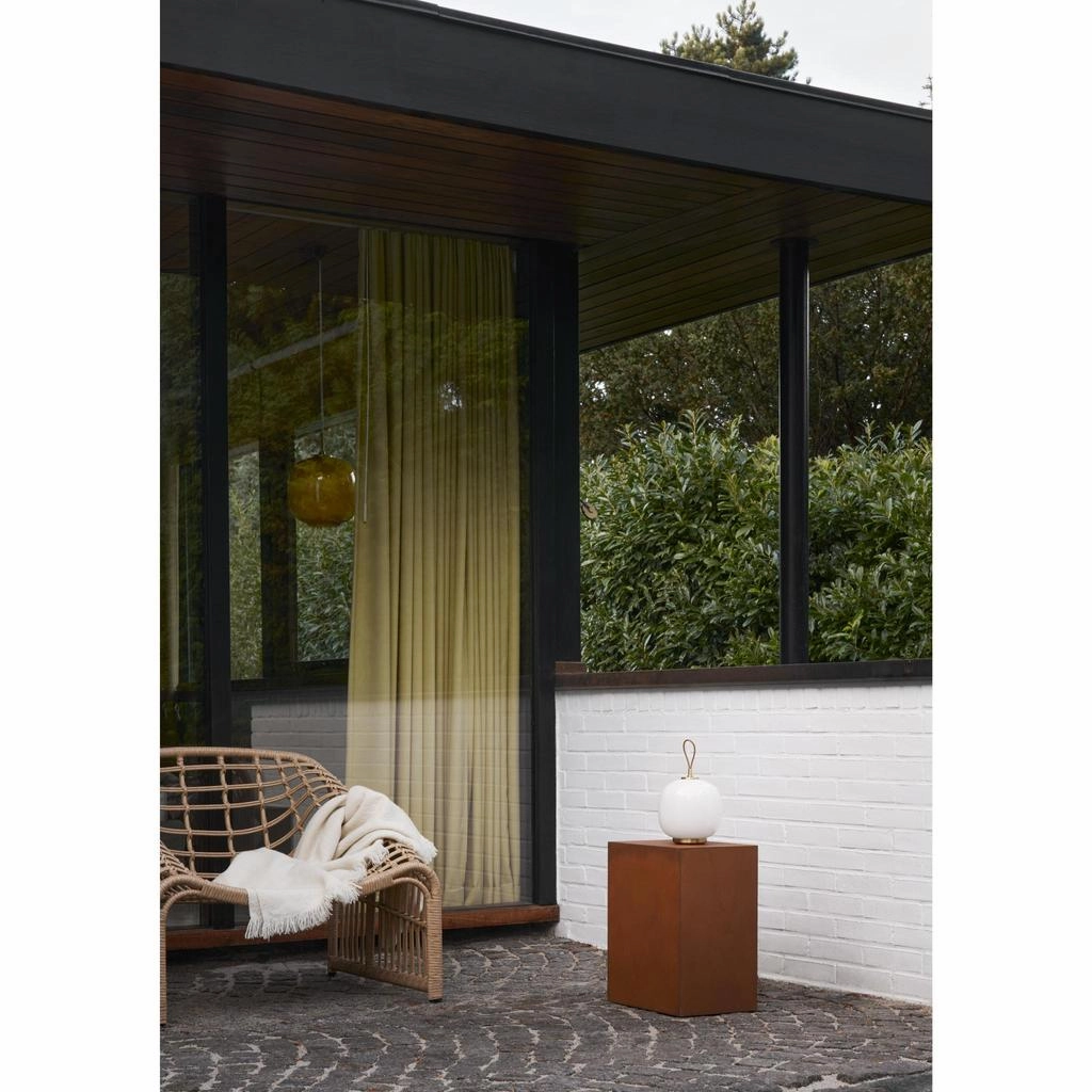 VL45 RADIOHUS PORTABLE WHITE OPAL GLAS