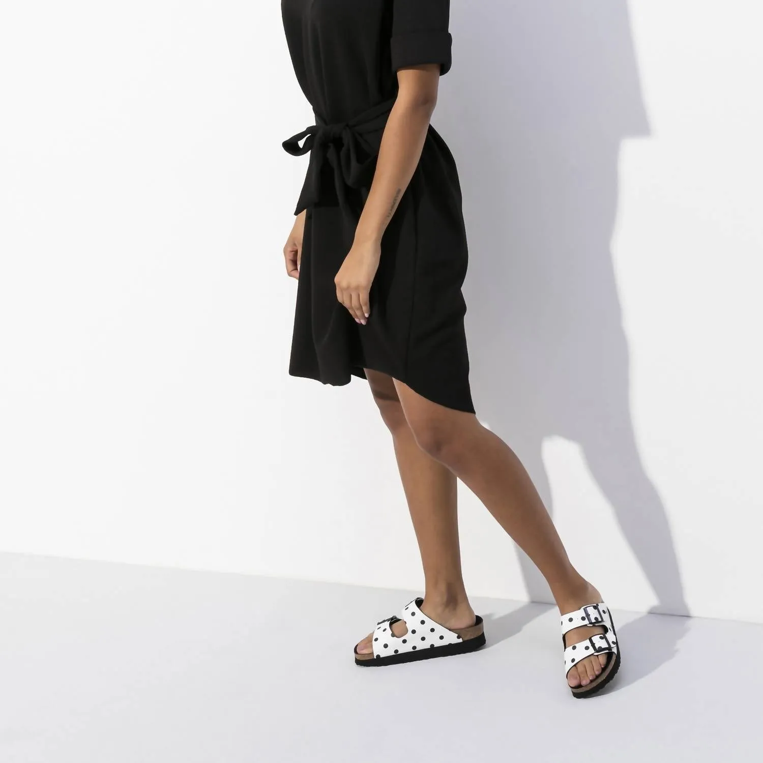 Women's Arizona Papillio Platform In White Black Dots